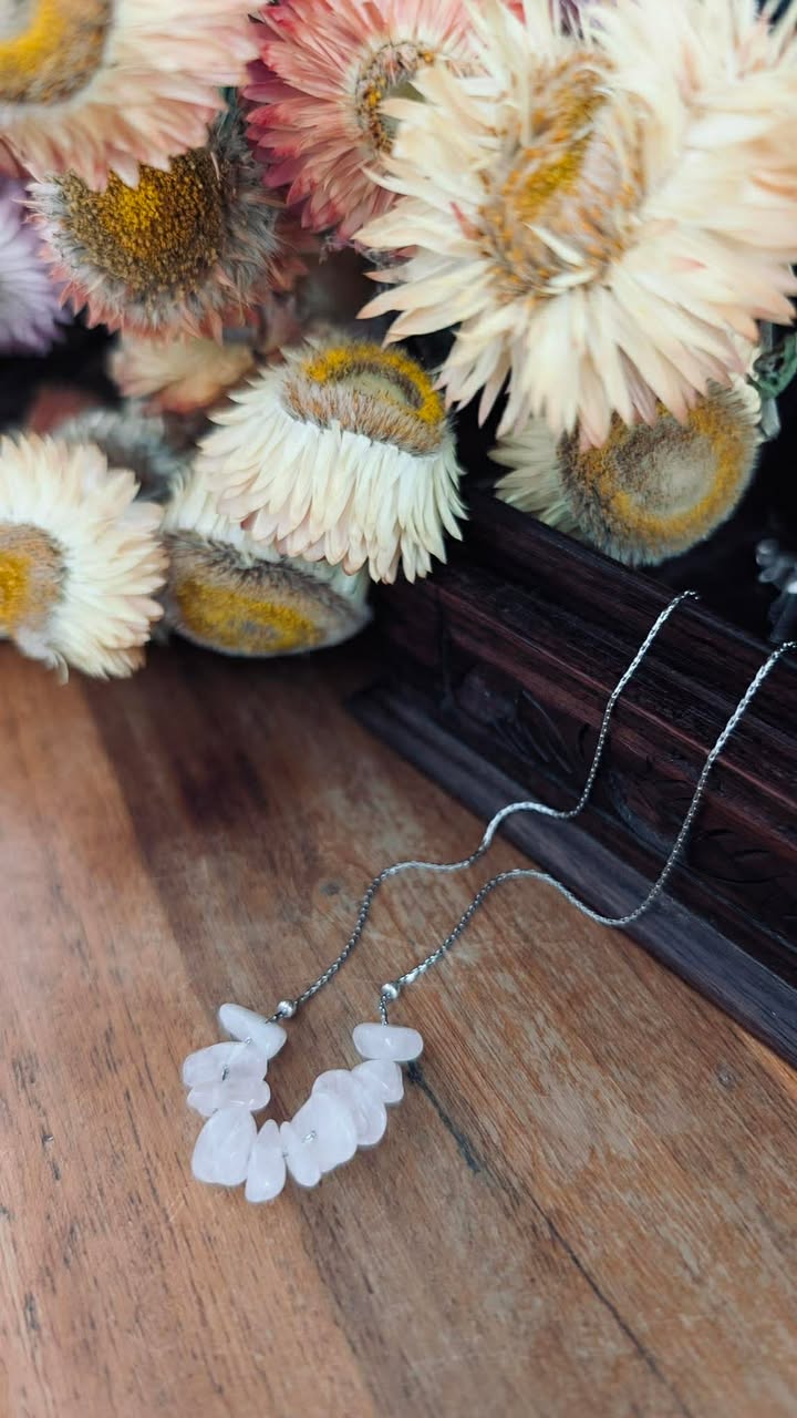 Everyday Charm- A Minimalist Necklace with Polished Semi-Precious Stone Chips