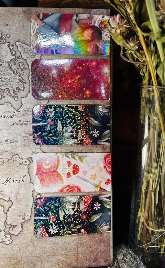 Page Master: A Magnetic Bookmark, Red