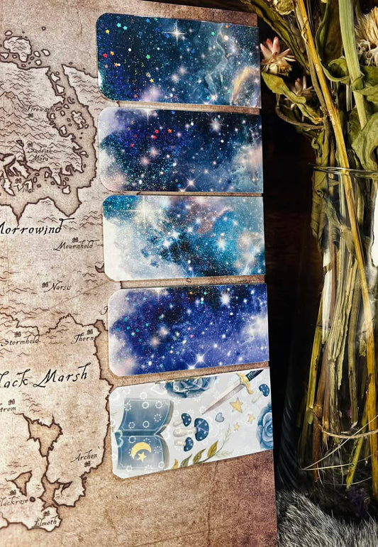 Page Master: A Magnetic Bookmark, Blue