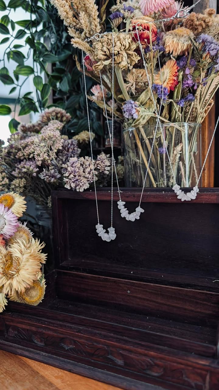 Everyday Charm- A Minimalist Necklace with Polished Semi-Precious Stone Chips