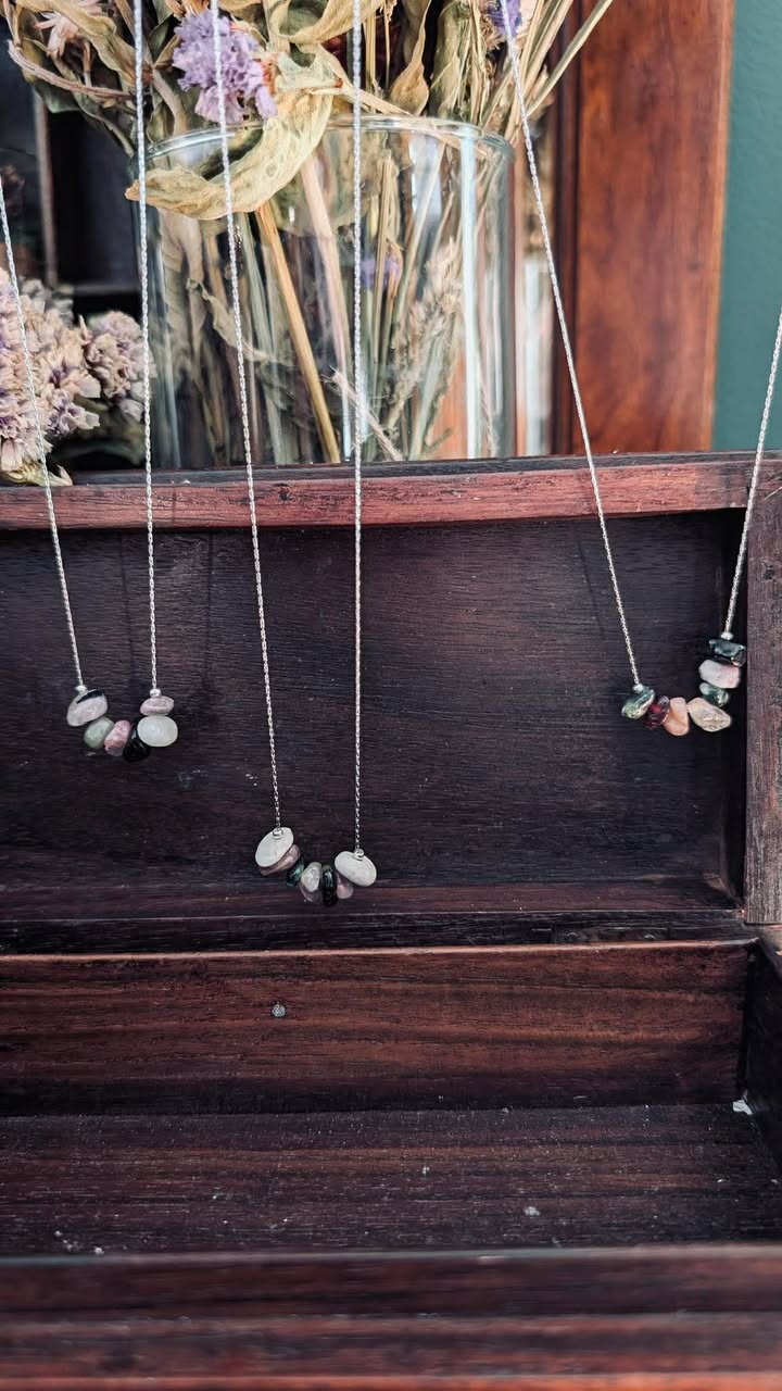 Everyday Charm- A Minimalist Necklace with Polished Semi-Precious Stone Chips