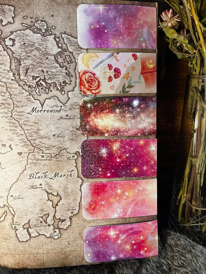 Page Master: A Magnetic Bookmark, Pink