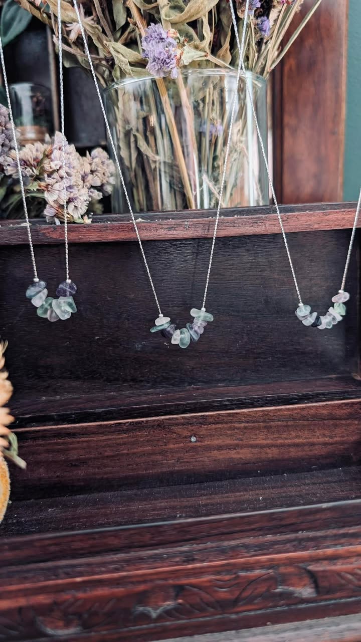 Everyday Charm- A Minimalist Necklace with Polished Semi-Precious Stone Chips