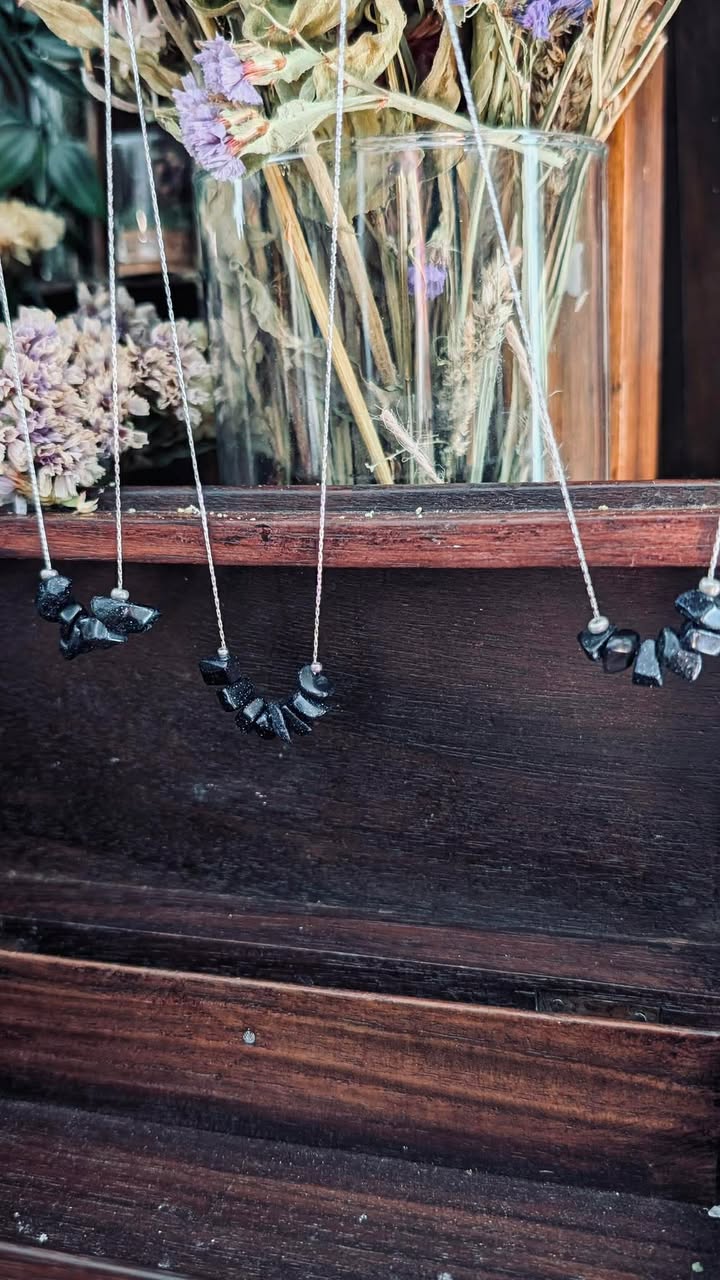 Everyday Charm- A Minimalist Necklace with Polished Semi-Precious Stone Chips