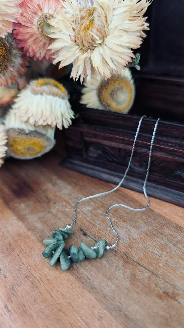 Everyday Charm- A Minimalist Necklace with Polished Semi-Precious Stone Chips